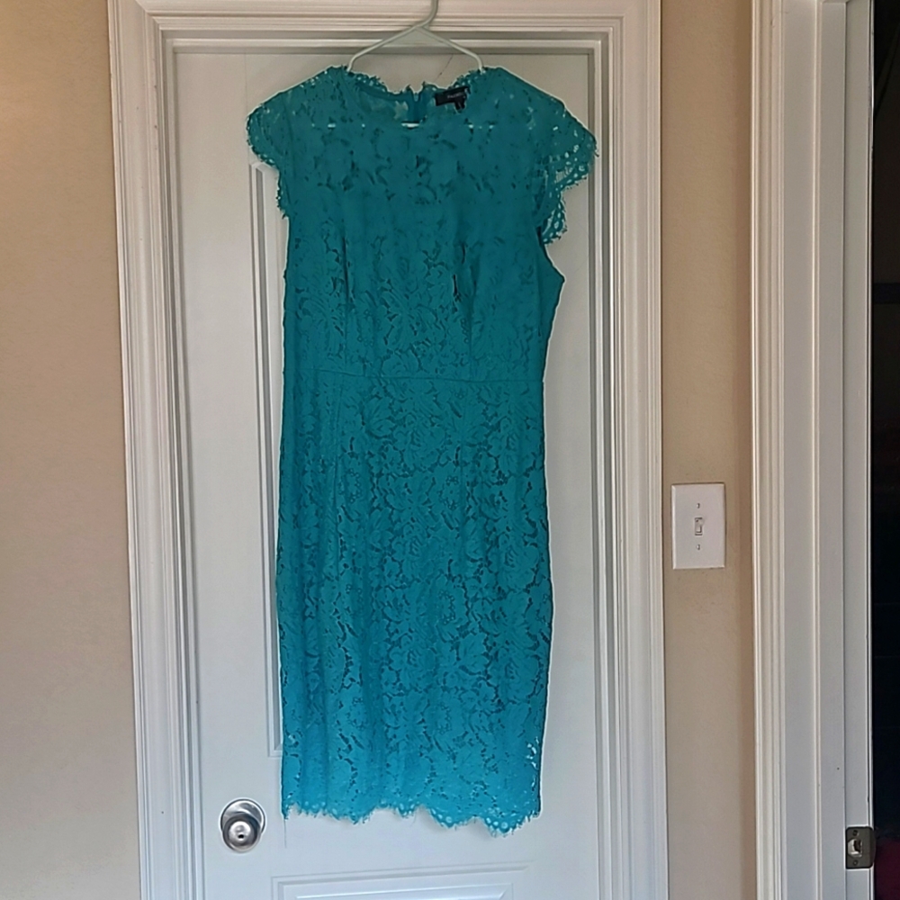 Women's Sleeveless Lace Floral Elegant Cocktail Dress Crew Neck Knee Length